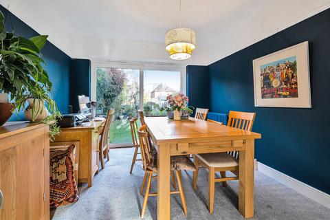 10 Ardmore Avenue, Guildford, GU2 9NJ