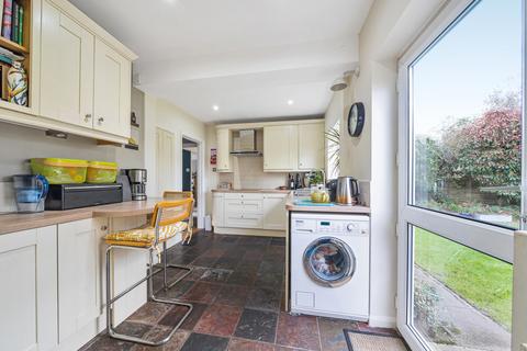 10 Ardmore Avenue, Guildford, GU2 9NJ