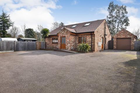 4 bedroom detached bungalow for sale - Mayland Green, Mayland