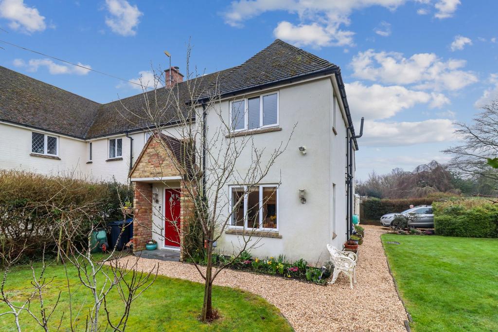 Bellingdon, Chesham, Bucks, HP5 3 bed semidetached house for sale £