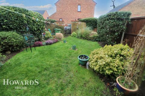 2 bedroom semi-detached house for sale, Wainford Close, Beccles
