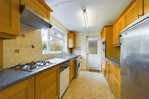 4 Bramber Close, Horsham, RH12 4LY
