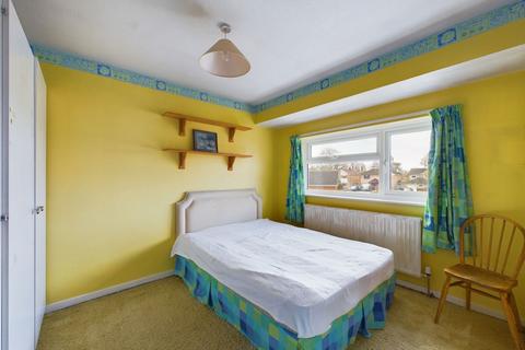 4 Bramber Close, Horsham, RH12 4LY