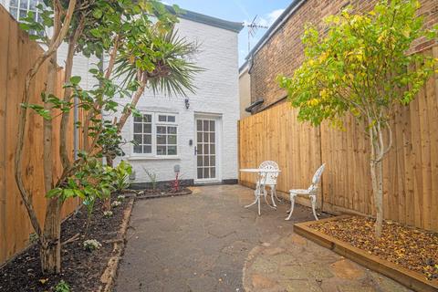 undefined, Parrs Place, Hampton