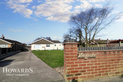 3 bedroom detached bungalow for sale, Main Road, Rollesby