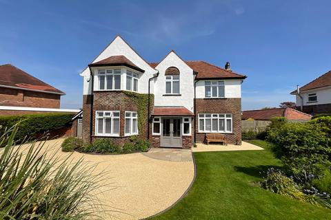 4 bedroom detached house for sale, Trafalgar Road, Southport PR8