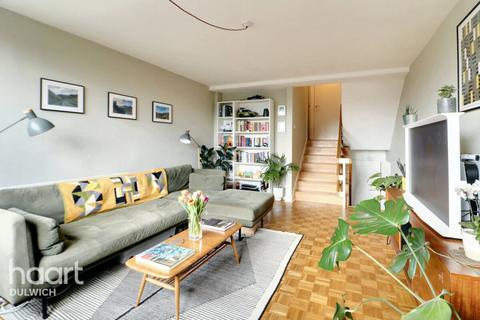 3 bedroom apartment for sale - Overhill Road, London