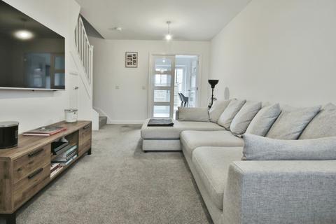 2 bedroom terraced house for sale - Bamburgh Park, Kingswood, Hull, HU7 3NT
