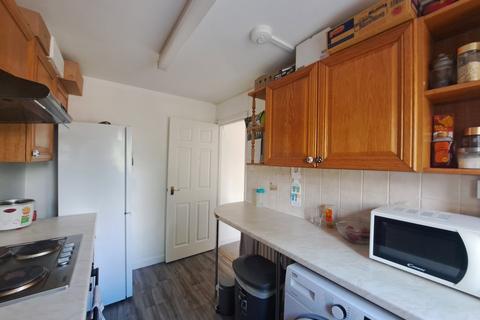 Flat 2, 144 Huish, Yeovil, BA20 1BQ