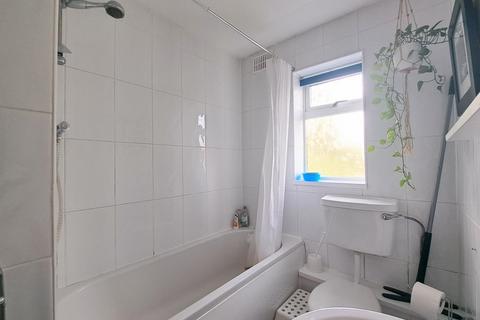 Flat 2, 144 Huish, Yeovil, BA20 1BQ