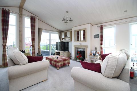 3 bedroom park home for sale, Highcliffe Meadow, Hoburne Naish, Barton On Sea, Hampshire, BH25