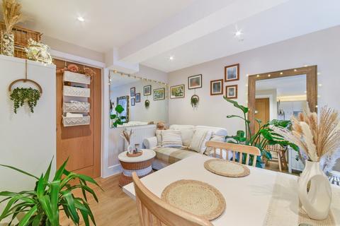 undefined, 137 Dennett Road, Croydon CR0