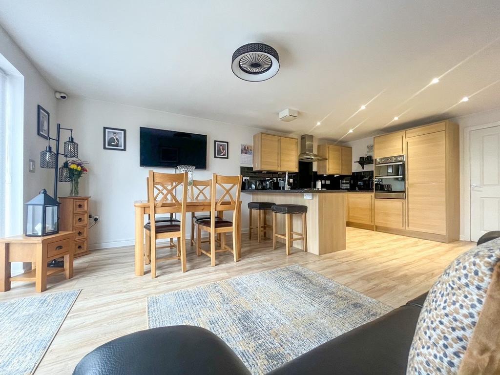 Kitchen/Dienr/Family