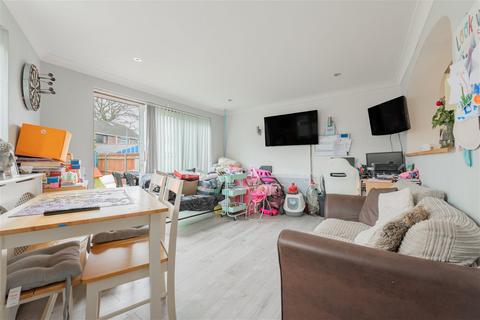 3 bedroom semi-detached house for sale, Dyserth Close, Southampton SO19