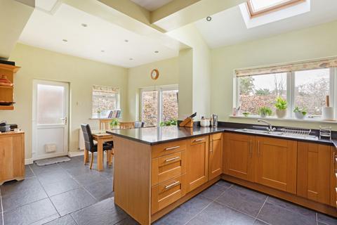 4 bedroom semi-detached house for sale - Carrick Road, Chester, Cheshire, CH4
