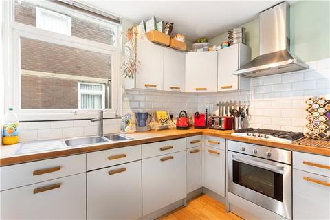 2 bedroom apartment for sale, Stambourne House, London, SW8