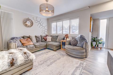 6 Blagdon Close, Llanrumney, Cardiff, CF3 4HF