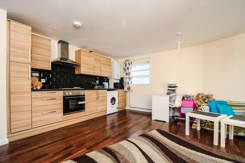 1 bedroom apartment to rent - Church Road, KT1
