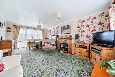 2 bedroom semi-detached bungalow for sale - The Leas, Faversham, ME13