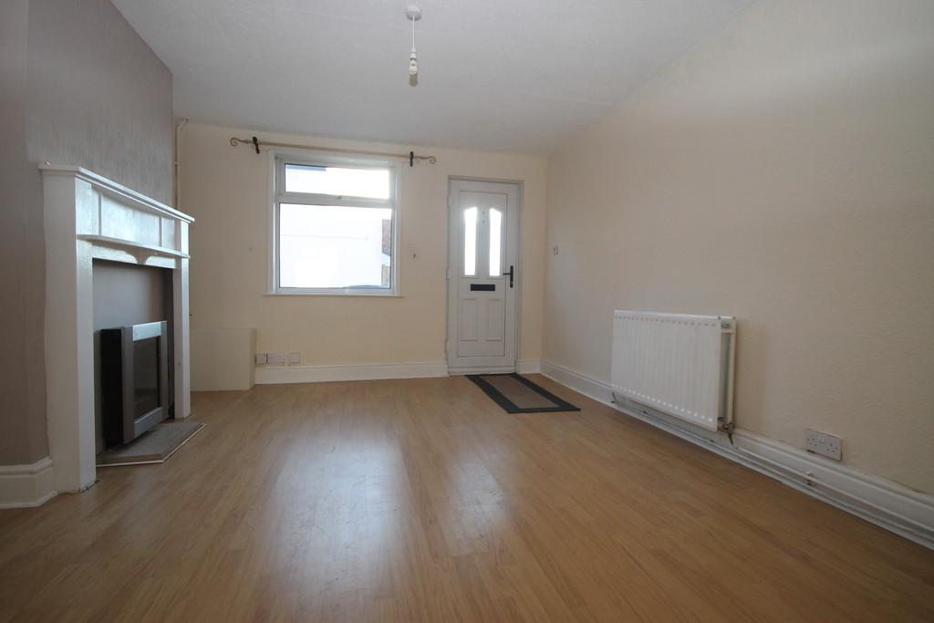Mill Hill Road, Hinckley 3 bed terraced house for sale £120,000