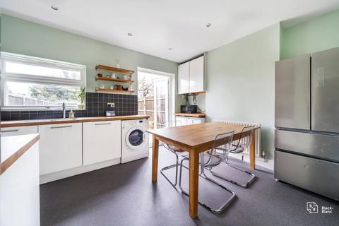 104 Blandford Road, Beckenham, BR3 4NQ
