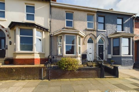 3 bedroom terraced house to rent - South King Street, Blackpool FY1