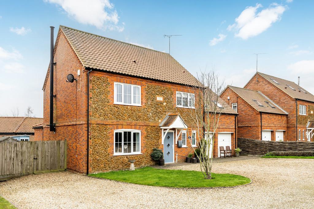 Sedgeford 4 bed detached house for sale £585,000