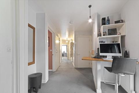 2 bedroom flat for sale, Boxley Street, London, E16