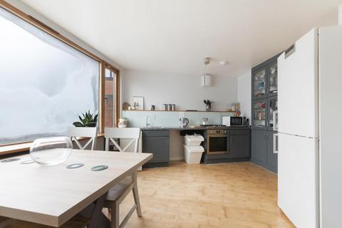 2 bedroom flat for sale, Boxley Street, London, E16