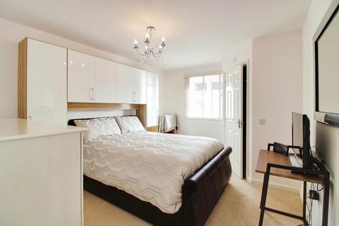 2 bedroom property for sale, Truscott Avenue, Redhouse, Swindon