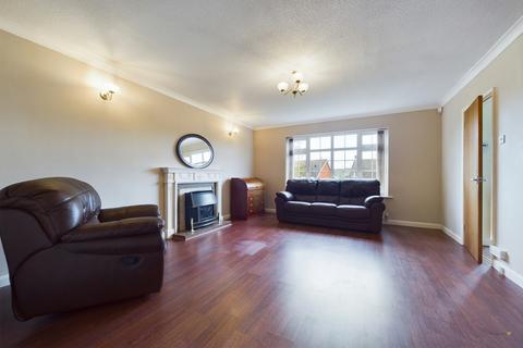 4 bedroom detached house for sale, Glen Drive, Alton