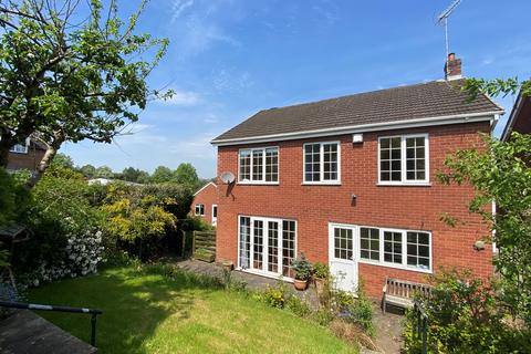 4 bedroom detached house for sale, Glen Drive, Alton