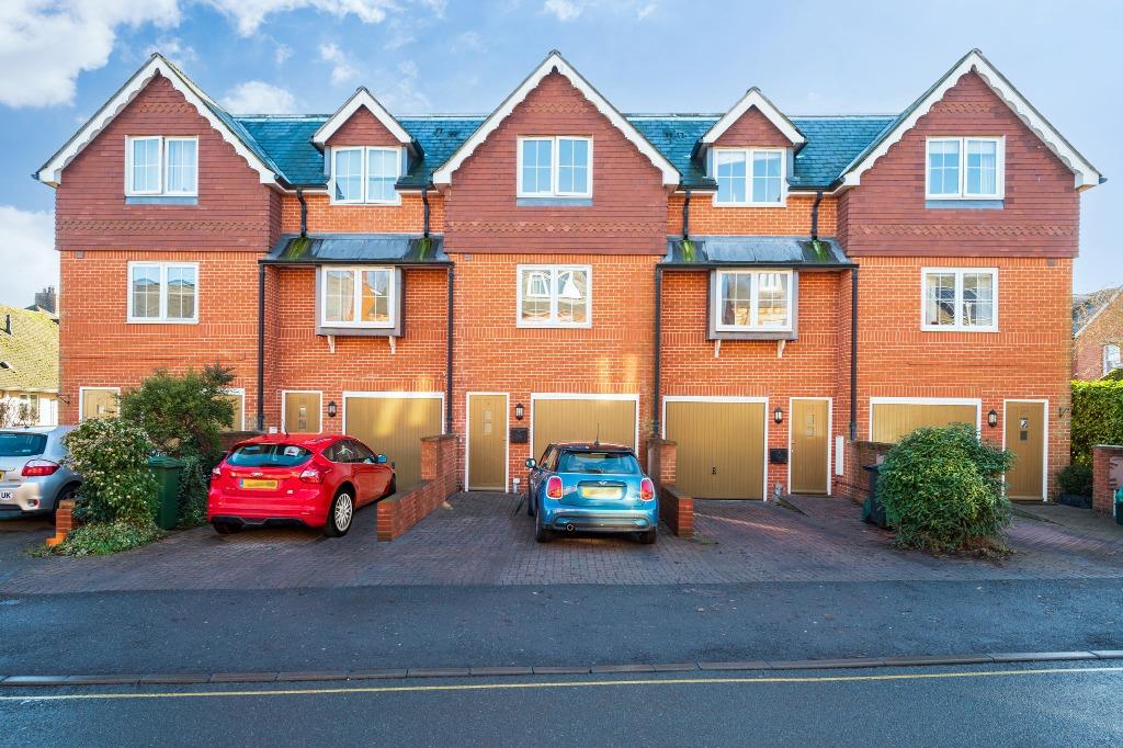 Craven Road, Newbury, RG14 3 bed townhouse for sale £450,000