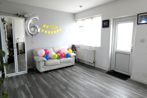 284 Bedfont Lane, Feltham, TW14 9NU