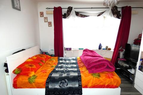 284 Bedfont Lane, Feltham, TW14 9NU