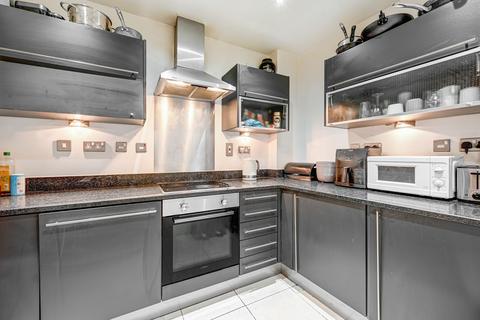 3 bedroom flat for sale, Parliament View Apartments, 1 Albert Embankment, London, SE1