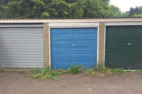 Garage to rent - High Street, Pattingham, Wolverhampton