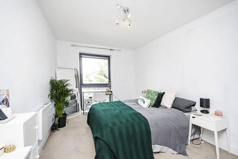 3 bedroom flat for sale, Harry Zeital Way, Clapton, London, E5