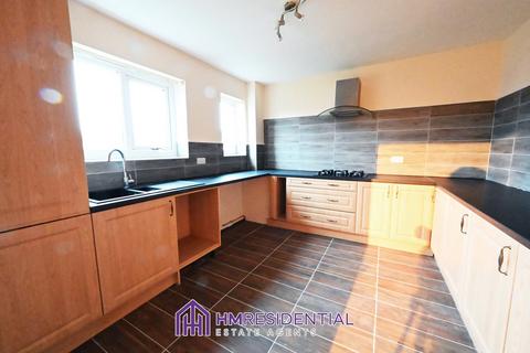 4 bedroom end of terrace house to rent - Clifton Walk, Chapel House NE5