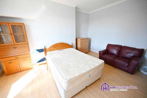 4 bedroom flat to rent, Heaton Road, Heaton NE6