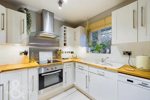 81 Hemming Way, Norwich, NR3 2AF