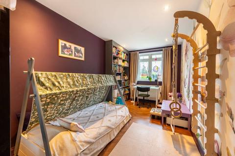 3 bedroom flat for sale, Aylestone Avenue, Brondesbury Park, London, NW6