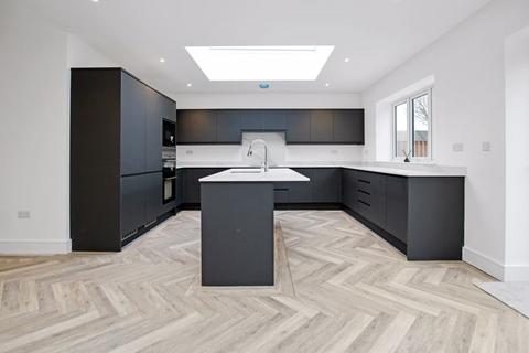 170 The Drive, Bexley, DA5 3BX