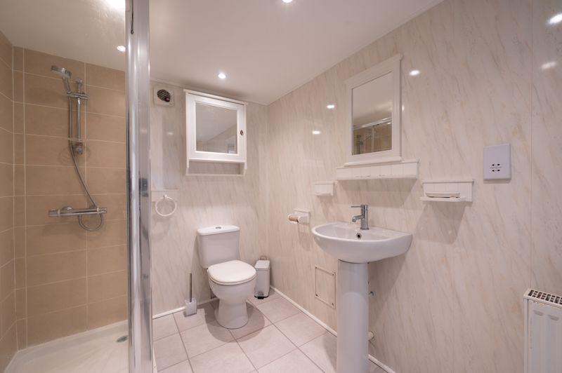 Shower room annex