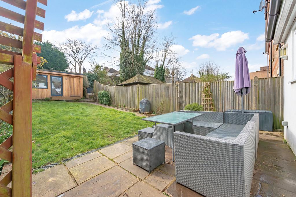 181 Chipstead Valley Road Low Res 0007  IMM2612-En
