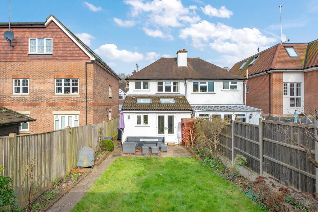 181 Chipstead Valley Road Low Res 0008  IMM2618-En