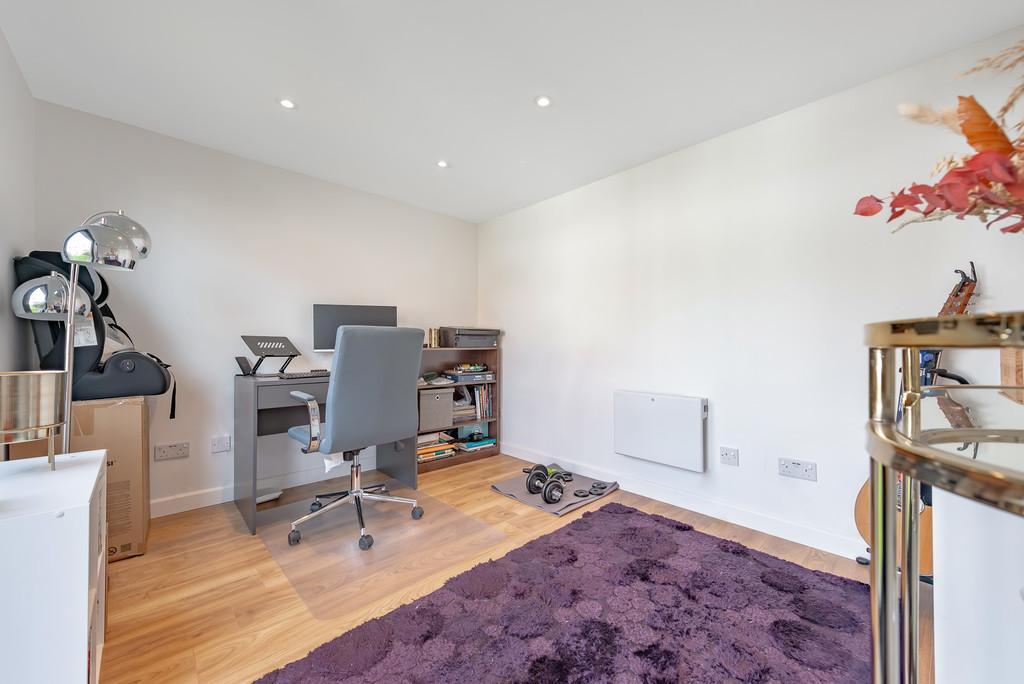 181 Chipstead Valley Road Low Res 0009  IMM2621-En