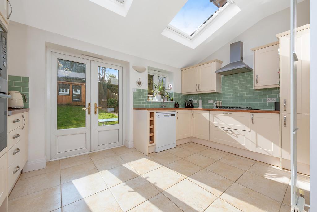 181 Chipstead Valley Road Low Res 0010  IMM2648-En