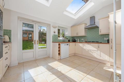 181 Chipstead Valley Road, Coulsdon, CR5 3BR