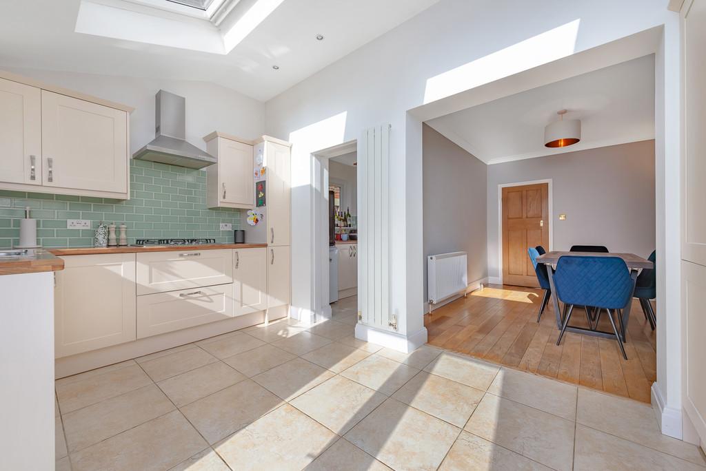 181 Chipstead Valley Road Low Res 0012  IMM2688-En